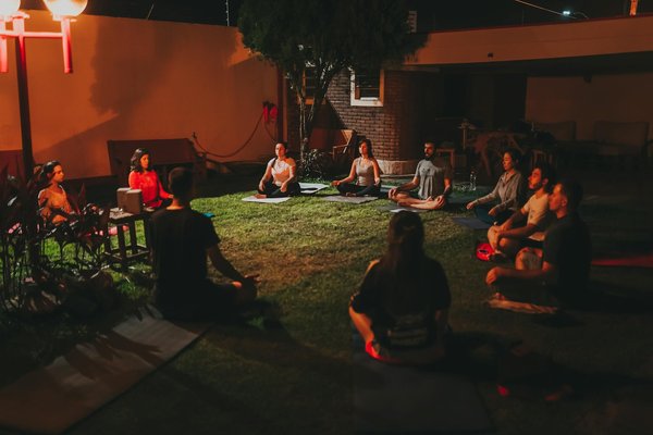 Les associations et leur rôle dans le maintien à domicile des seniors